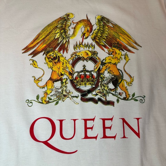 ⭐️Women’s Queen Vintage Rock Band Graphic T Shirt Short Sleeve - Picture 2 of 6